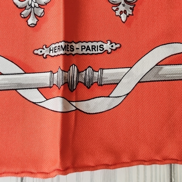 Hermès Ferronnerie Petit Carre 45 Scarf in Red and Gray - Picture 8 of 16